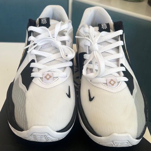Nike Shoes Nike Kyrie Low 5 Basketball Shoes Size 9 Poshmark